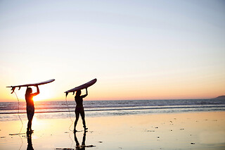 1-hour beginner private surf lesson at Surfs Up NY