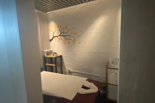 Hot stone massage at Sun & Sky - Spa / Salon