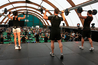 Buddy session weight training for 2 at Very Good Gym LIC