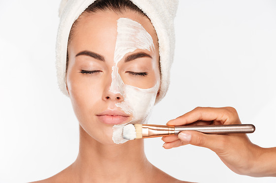 60-minute Deep Cleansing Facial at Sun & Sky - Spa / Salon