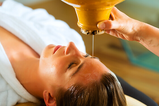 35-minute Head massage with oil