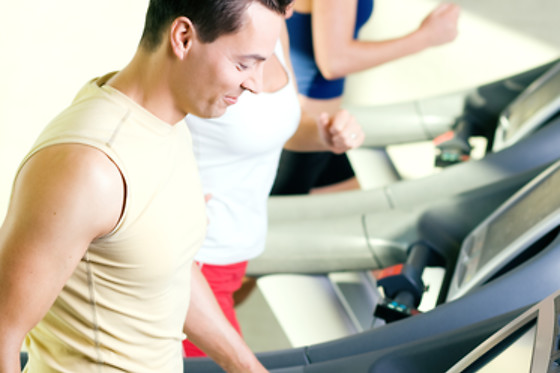 Buddy session weight training for 2 at Very Good Gym LIC