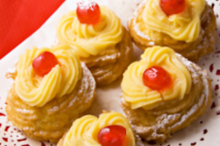 Assortiment of pastries + dessert for 2 at Les Gateaux de Marie