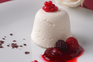 Assortiment of pastries + dessert for 2 at Les Gateaux de Marie