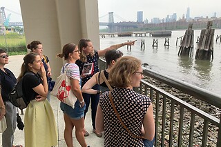 Guided Tour and Boat trip to Brooklyn for 2 at "Your New York Story"