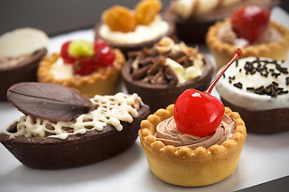 Assortiment of pastries + dessert for 2 at Les Gateaux de Marie