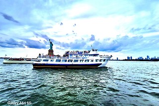 90-Minute Statue of Liberty & NYC Landmarks Cruise – Premium Pass Child 