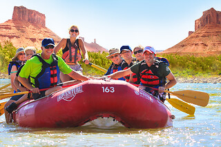 Colorado River Full-Day Rafting Adventure with Exclusive BBQ Lunch for 2 people