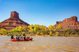 Colorado River Full-Day Rafting Adventure with Exclusive BBQ Lunch for 2 people