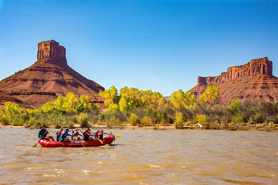 Colorado River Full-Day Rafting Adventure with Exclusive BBQ Lunch for 2 people