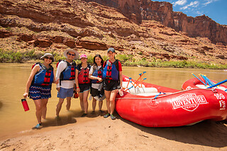 Colorado River Full-Day Rafting Adventure with Exclusive BBQ Lunch for 2 people