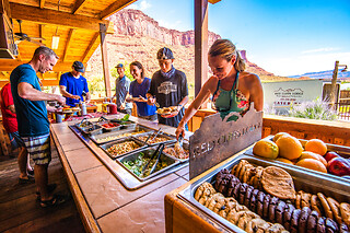 Colorado River Full-Day Rafting Adventure with Exclusive BBQ Lunch for 2 people