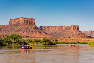 Colorado River Full-Day Rafting Adventure with Exclusive BBQ Lunch for 2 people