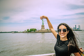 90-Minute Statue of Liberty & NYC Landmarks Cruise – Premium Pass Child 