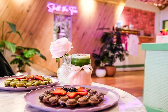 Chicago's Fulton Market Donut Tour for 1