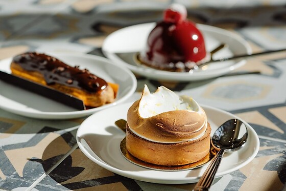 Cake, coffees and cold drinks at Les Gateaux de Marie