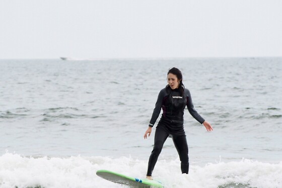 1-hour beginner private surf lesson at Surfs Up NY