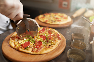 Mastering Neapolitan Pizza: Hands-On Culinary Class for 2 in Los Angeles