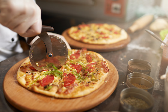 Mastering Neapolitan Pizza: Hands-On Culinary Class for 2 in Los Angeles