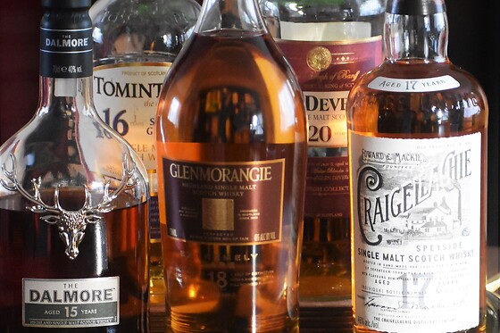 5 old Scotch whiskies high-end, from 15 to 20 years old, online tasting. For 1 person