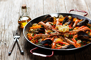 Authentic Paella Making Class for 2 in Seattle